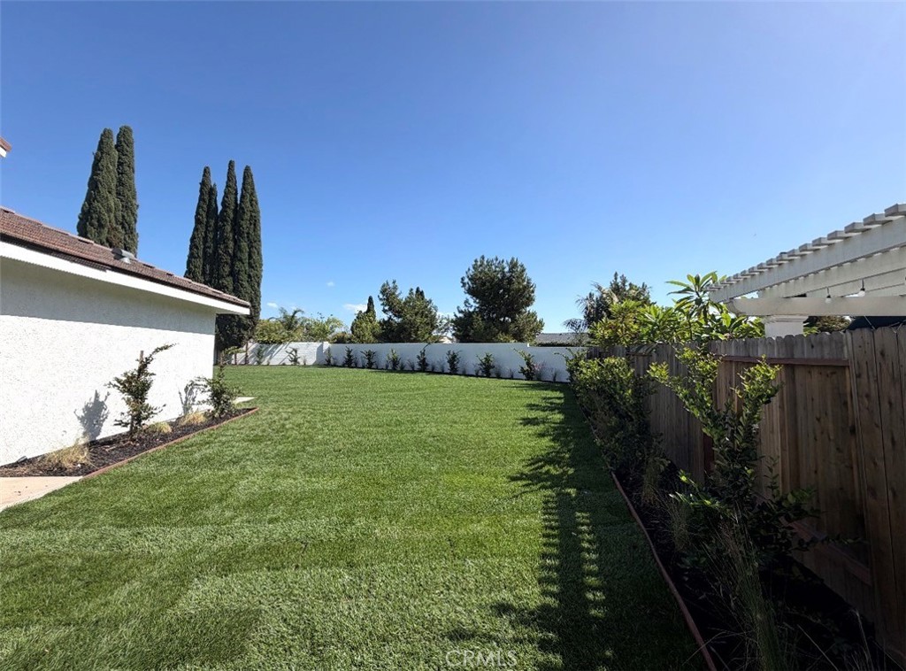 Expansive Side Yard - 3 Sunset River, Irvine CA 92604 - photo 4