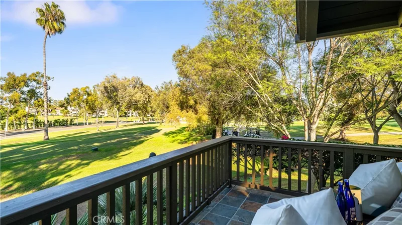 30 Nuevo 15, Irvine, CA 92612