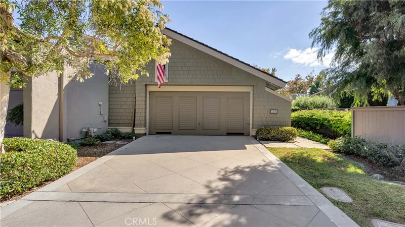 30 Pinewood 54, Irvine, CA 92604