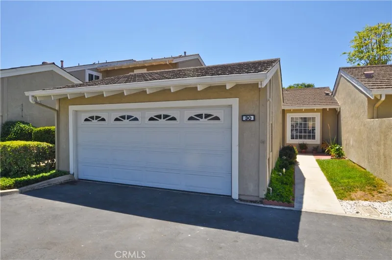 30 Sunfish 44, Irvine, CA 92604