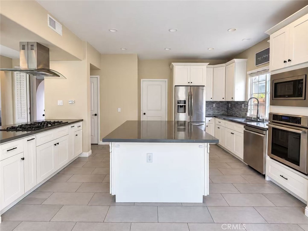 30 Sutton, Irvine CA 92618 - photo 4