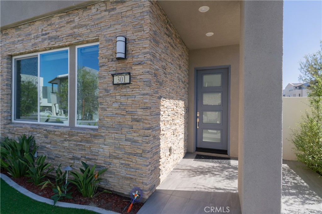 301 Baluster, Irvine CA 92618 - photo 2