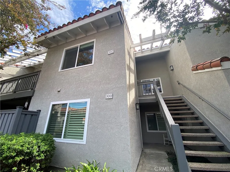 302 Lemon Grove, Irvine, CA 92618