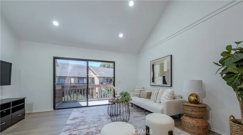 303 Tangelo 347, Irvine, CA 92618