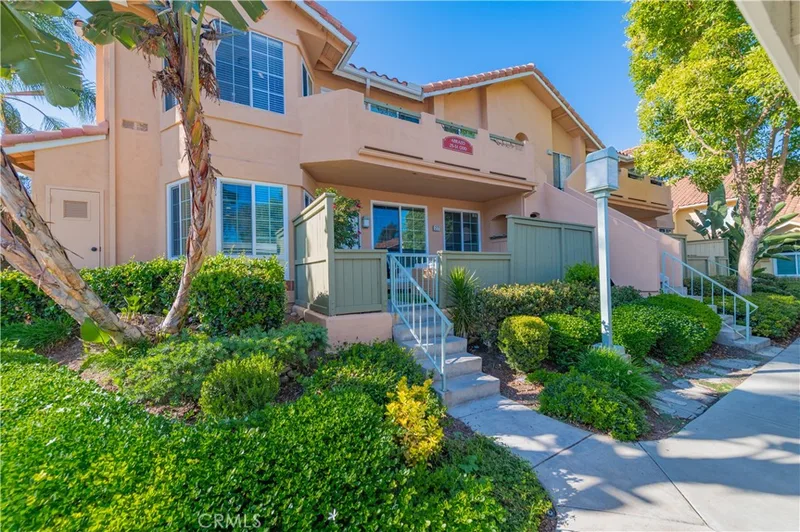 31 Abrazo Aisle, Irvine, CA 92614