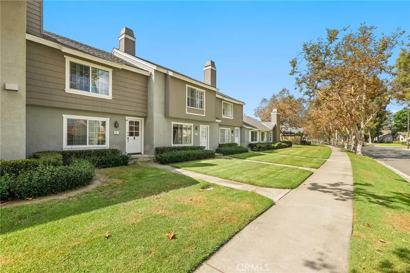 31 Greenbough 132, Irvine, CA 92614