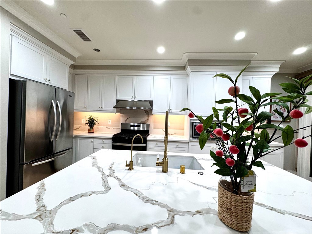 31 Shellbark, Irvine CA 92618 - photo 4