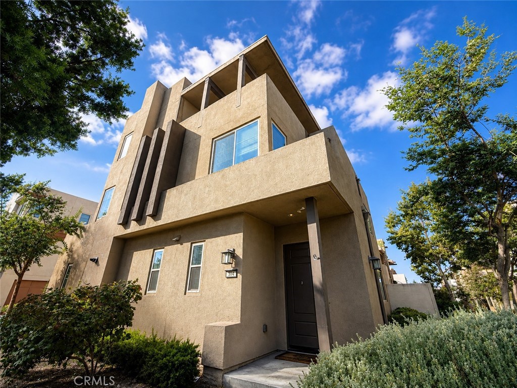 312 Magnet, Irvine CA 92618 - photo 1