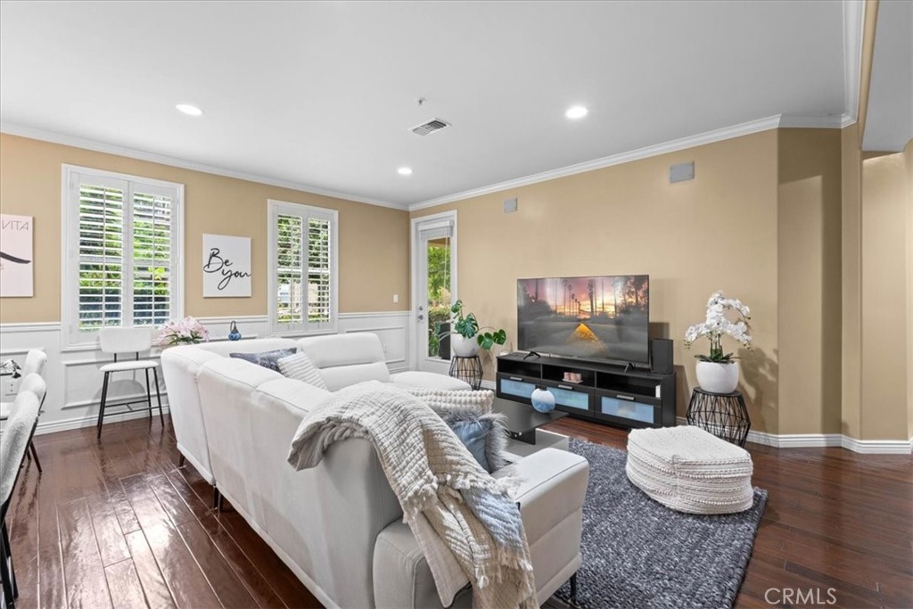 Living room with patio access - 3160 Watermarke, Irvine CA 92612 - photo 8