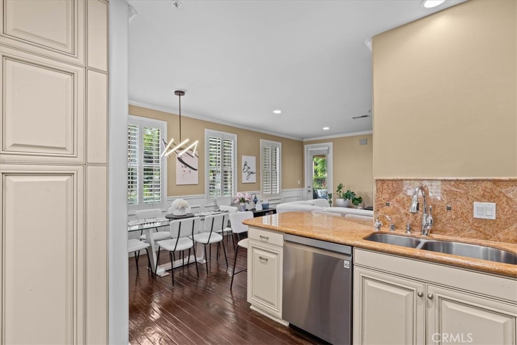 Double stainless sink - 3160 Watermarke, Irvine CA 92612 - photo 14