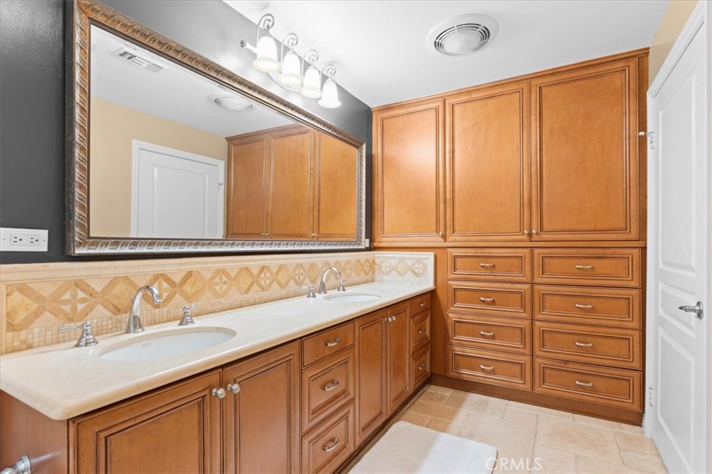 Custom built in stoarage space in 2nd primary - 3160 Watermarke, Irvine CA 92612 - photo 32