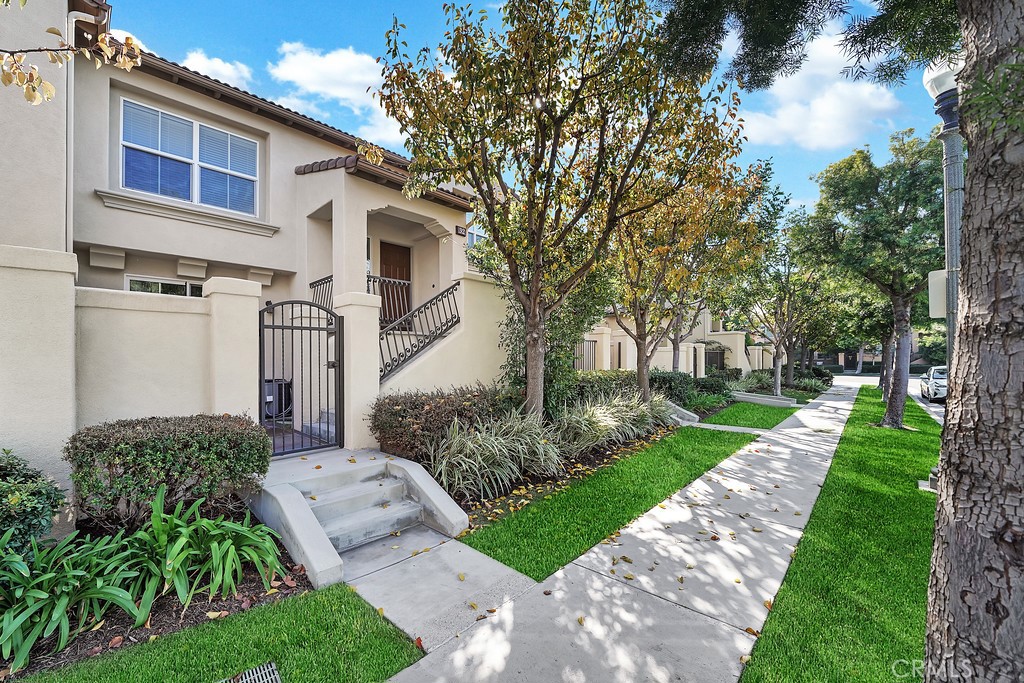 32 League, Irvine CA 92602 - photo 1