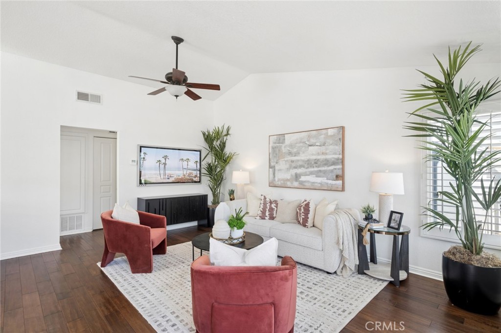 32 Remington, Irvine CA 92620 - photo 4