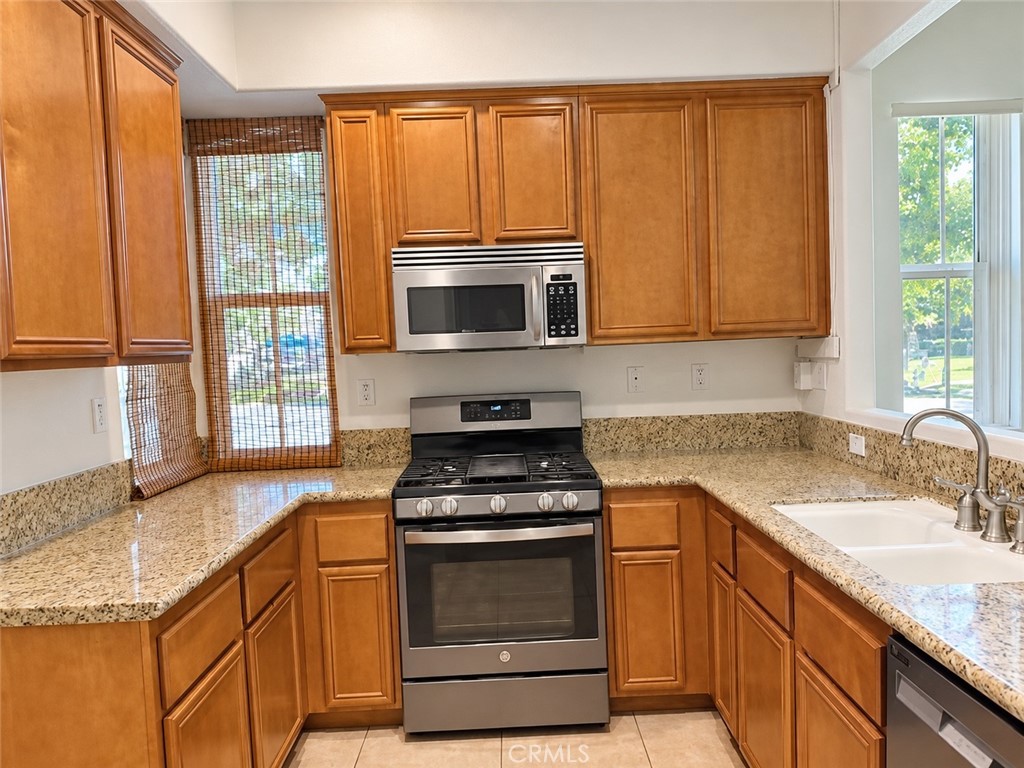 32 Trailing Vine, Irvine CA 92602 - photo 4