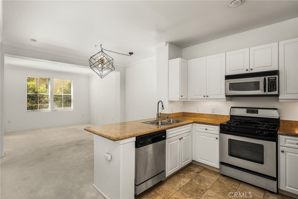 3202 Watermarke, Irvine CA 92612 - photo 3