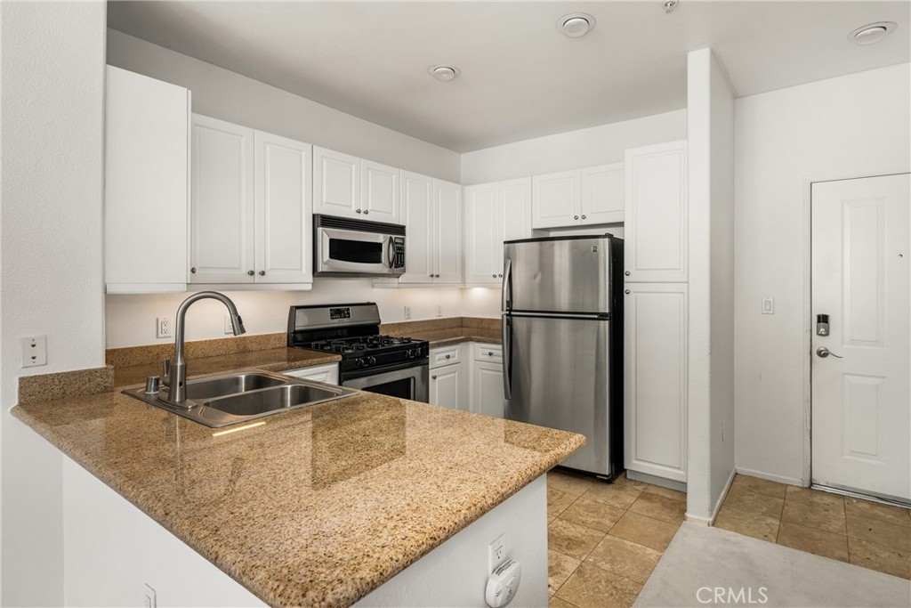 3202 Watermarke, Irvine CA 92612 - photo 9