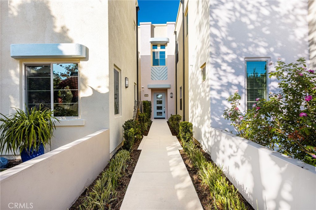 321 Magnet, Irvine CA 92618 - photo 2