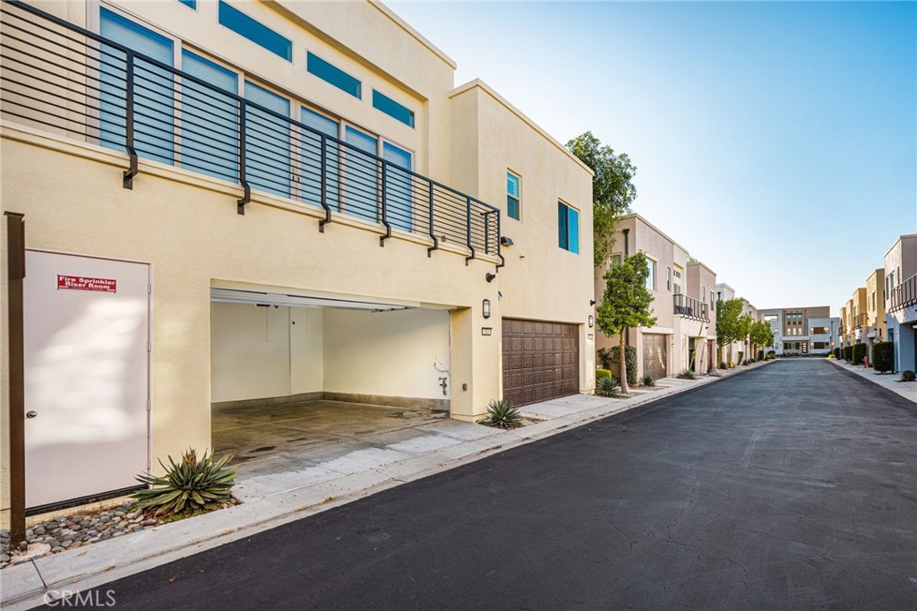 321 Magnet, Irvine CA 92618 - photo 33