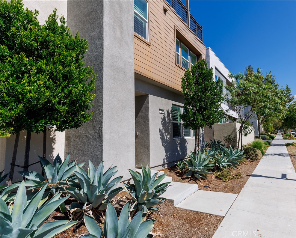323 Sawbuck, Irvine CA 92618 - photo 3