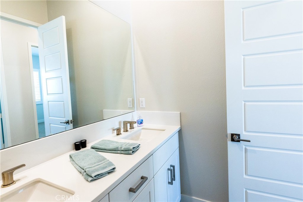 323 Sawbuck, Irvine CA 92618 - photo 16