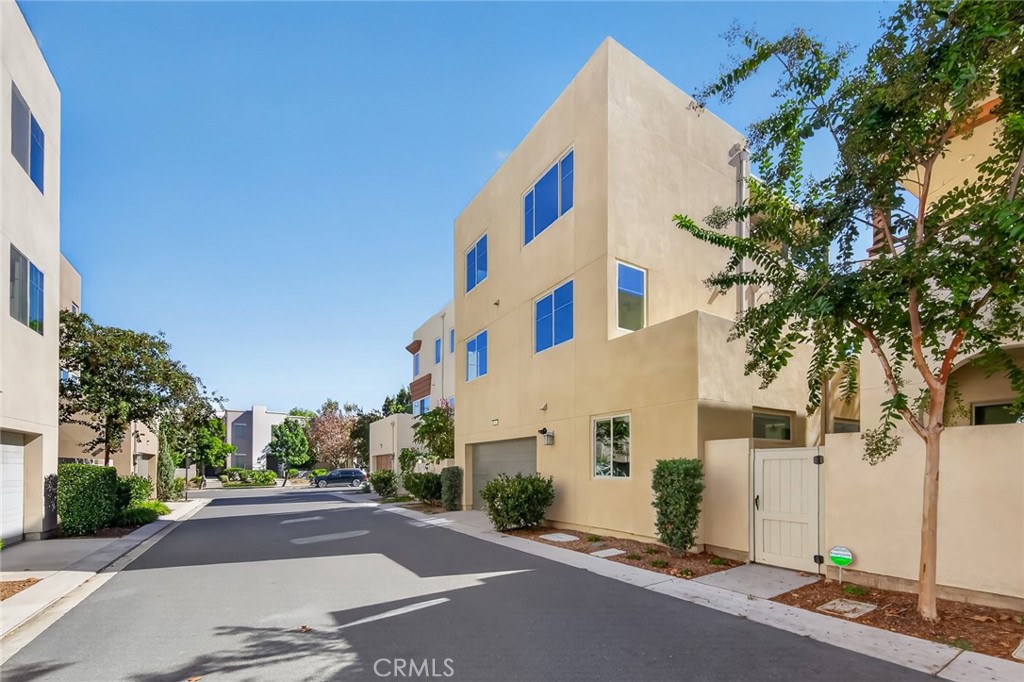 324 Magnet, Irvine CA 92618 - photo 38