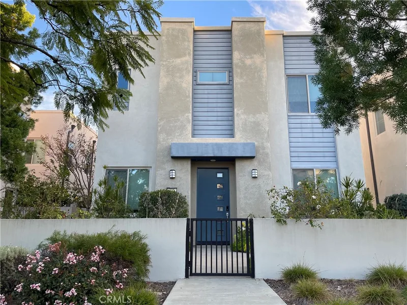 325 Magnet, Irvine, CA 92618