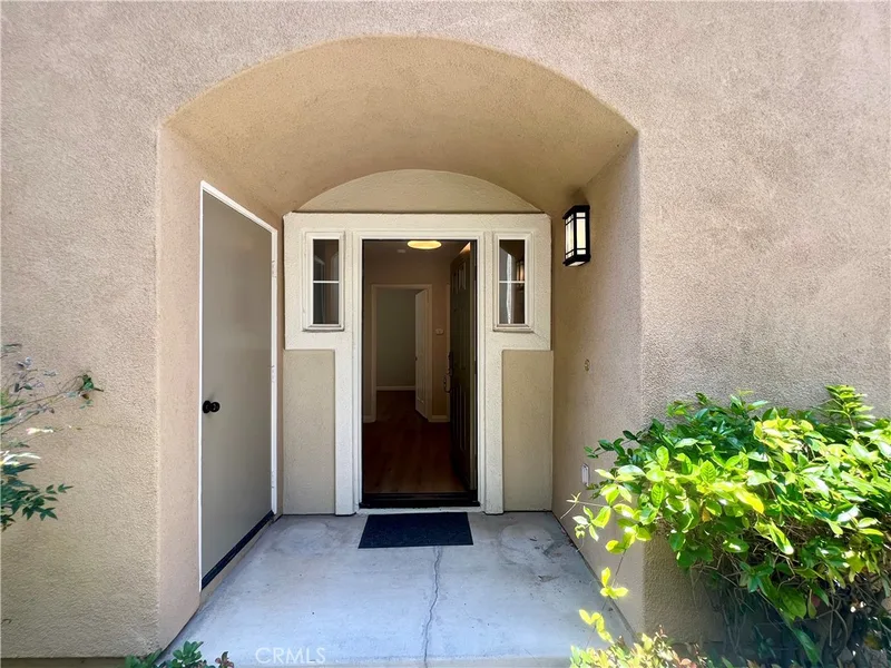 33 Visalia, Irvine, CA 92602