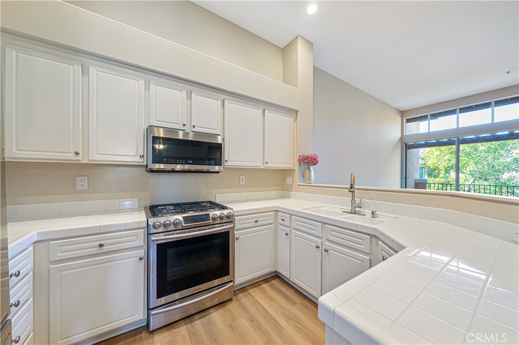 3301 Ladrillo Aisle, Irvine CA 92606 - photo 8
