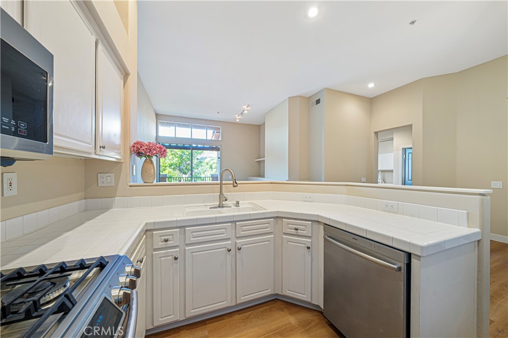 3301 Ladrillo Aisle, Irvine CA 92606 - photo 9
