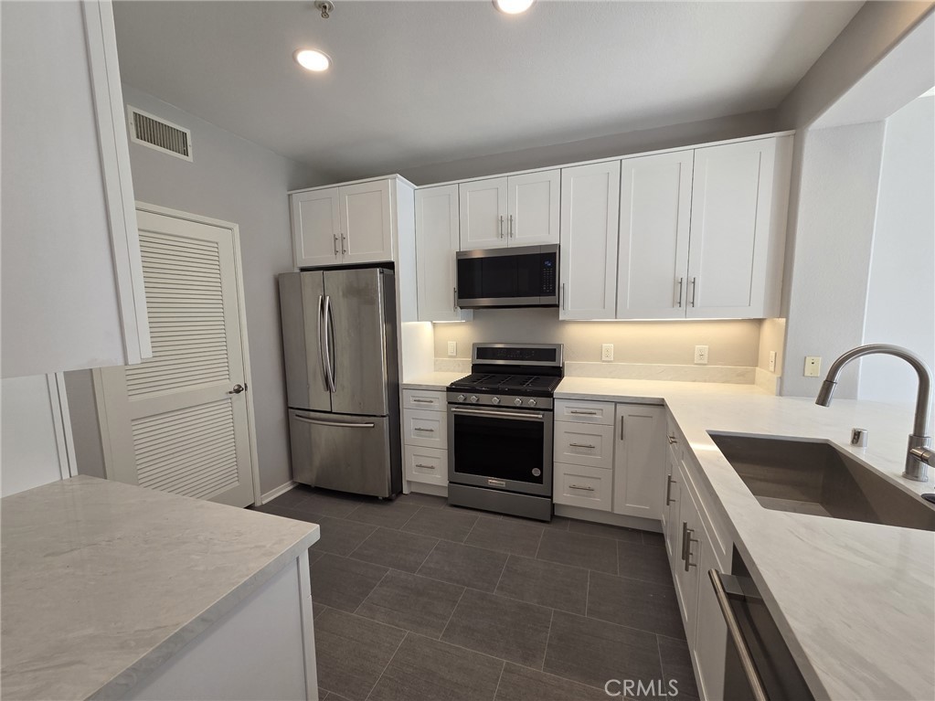 3373 Watermarke, Irvine CA 92612 - photo 4