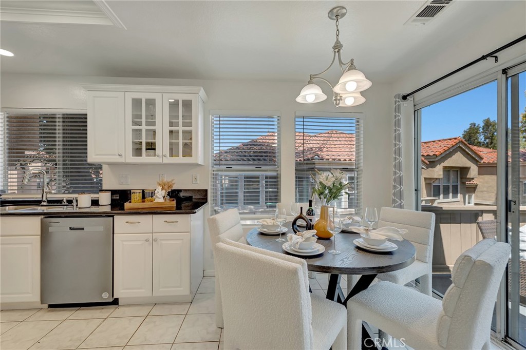 34 Magellan Aisle, Irvine CA 92620 - photo 6