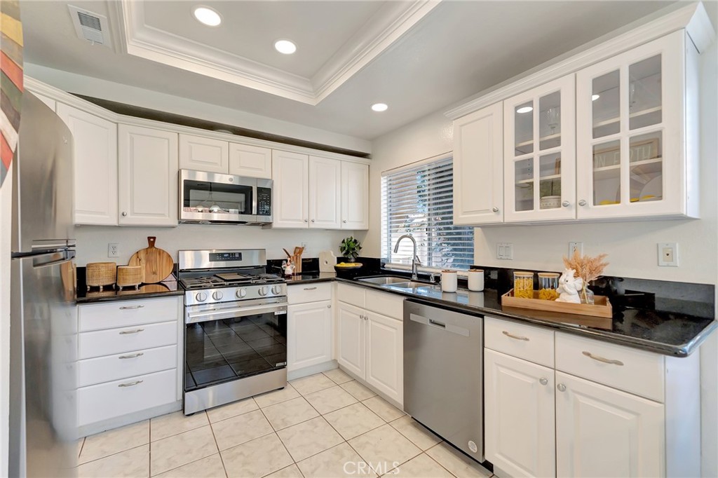 34 Magellan Aisle, Irvine CA 92620 - photo 13