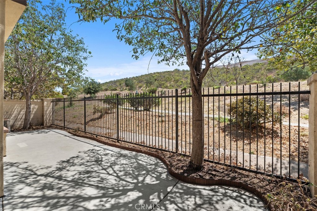 34 Paperwhite, Irvine CA 92603 - photo 2