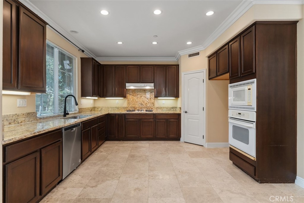34 Paperwhite, Irvine CA 92603 - photo 6