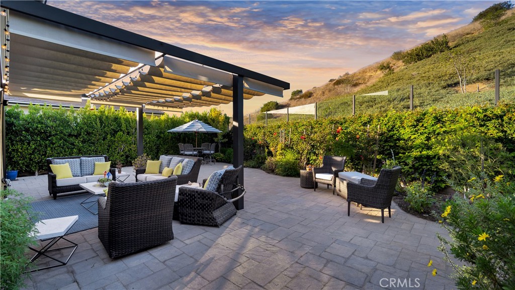Backyard w/ Hillside Views - 343 Paradiso, Irvine CA 92602 - photo 1
