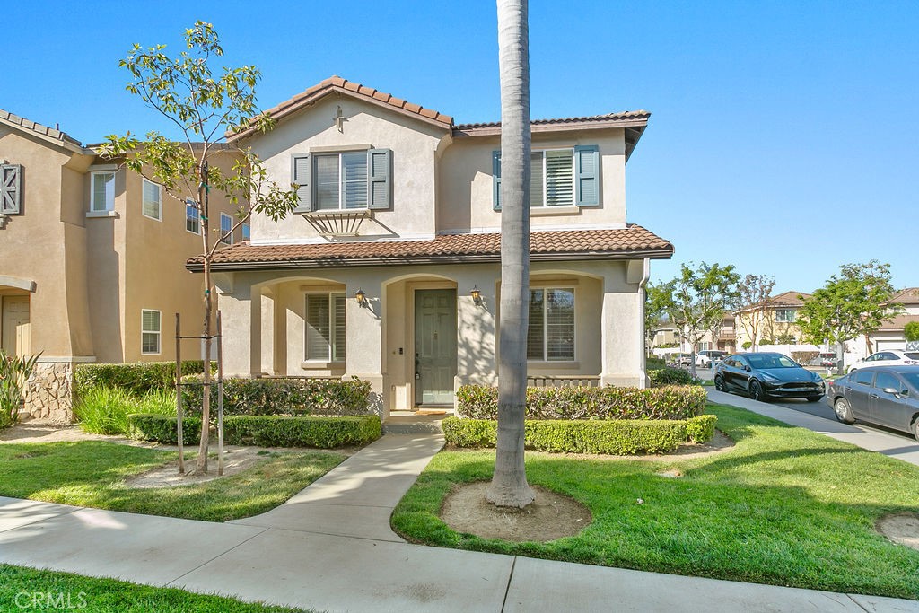 35 Royal Victoria in the gated Park Lane community - 35 Royal Victoria, Irvine CA 92606 - photo 1