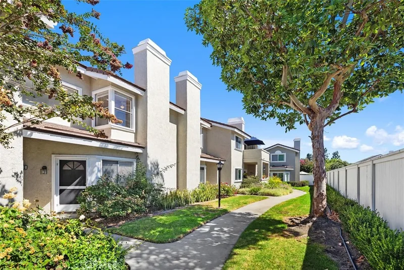 352 Fallingstar, Irvine, CA 92614