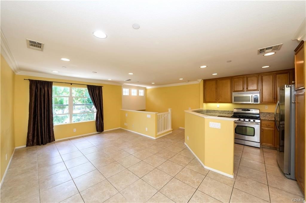 36 Trailing Vine, Irvine CA 92602 - photo 2
