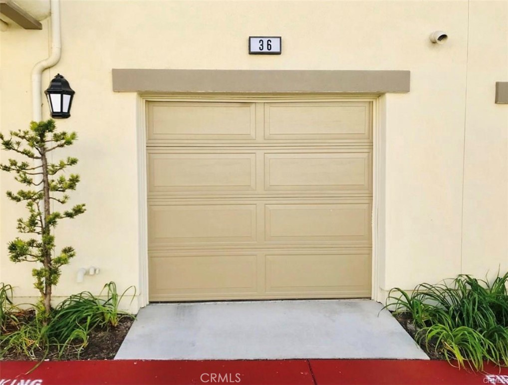 1 car garage - 36 Vintage, Irvine CA 92620 - photo 2