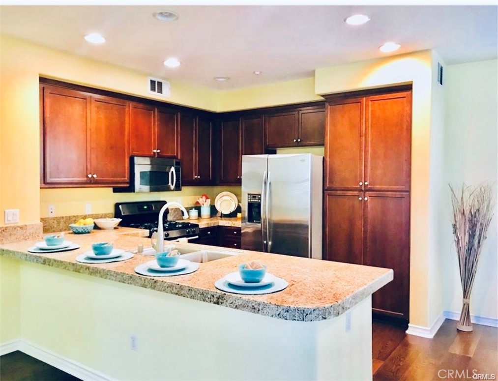 Kitchen - view 1 - 36 Vintage, Irvine CA 92620 - photo 3