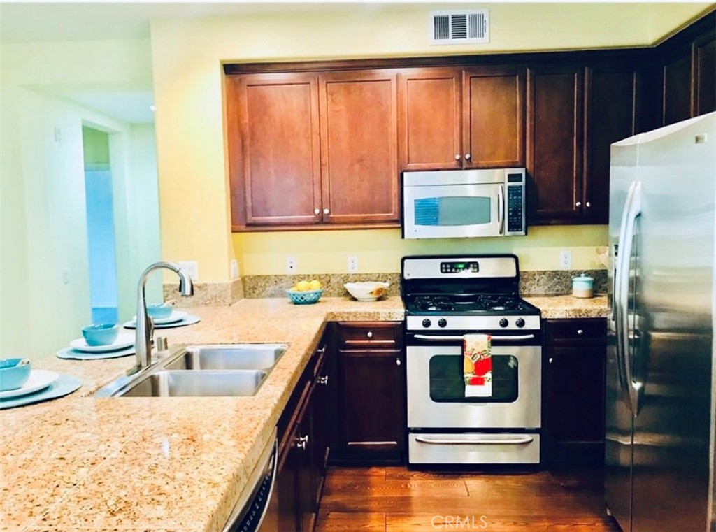 Kitchen - view 4 - 36 Vintage, Irvine CA 92620 - photo 6