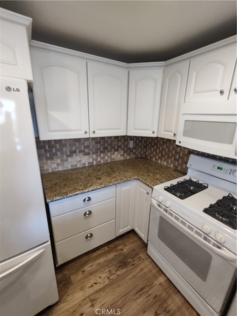 Kitchen - 36 Woodleaf, Irvine CA 92614 - photo 11