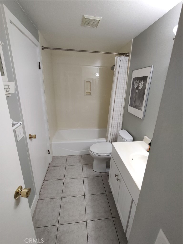 Bathroom Tub/Shower - 36 Woodleaf, Irvine CA 92614 - photo 24