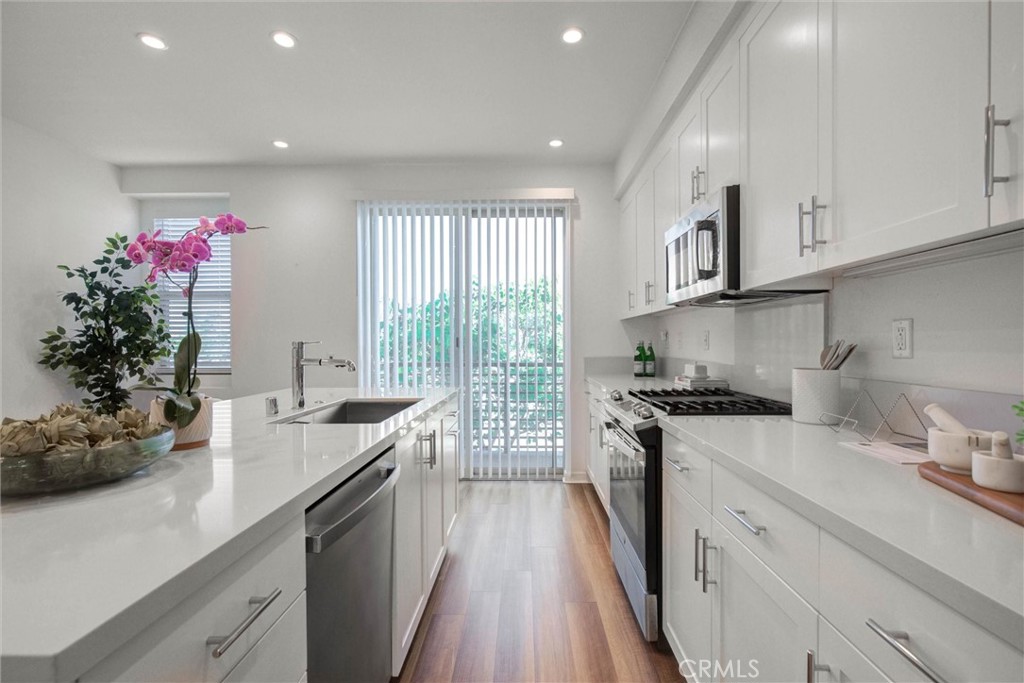 365 Placemark, Irvine CA 92614 - photo 16