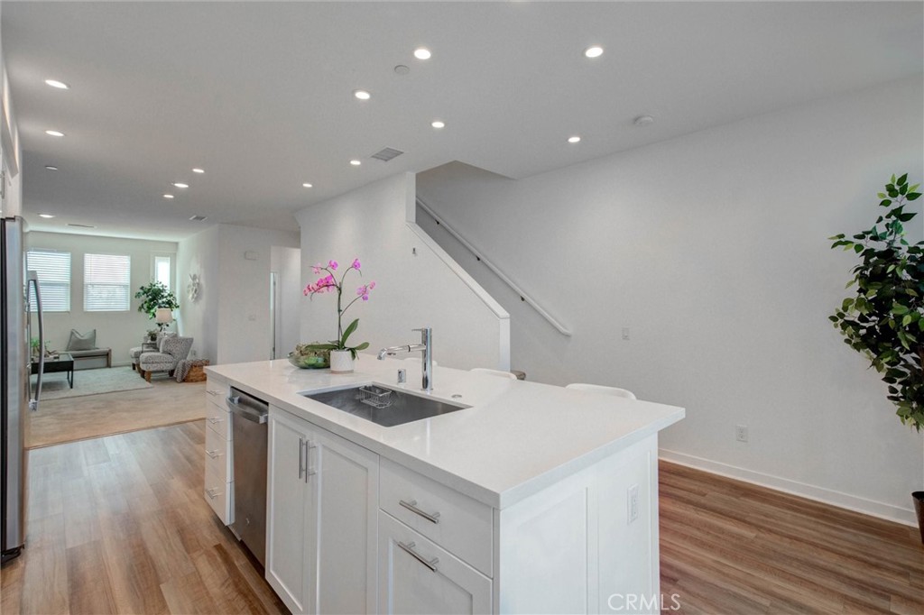 365 Placemark, Irvine CA 92614 - photo 18
