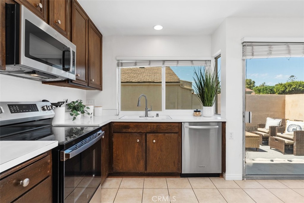 3652 Provincetown Avenue, Irvine CA 92606 - photo 15