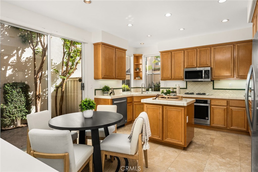 37 Del Cambrea, Irvine CA 92606 - photo 18