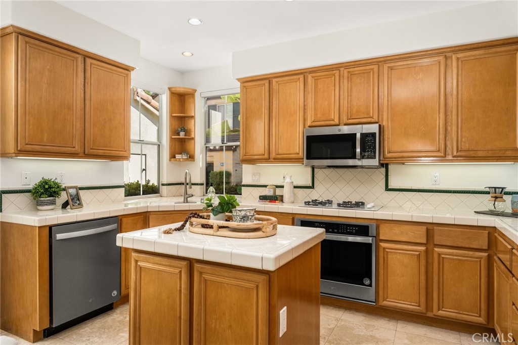 37 Del Cambrea, Irvine CA 92606 - photo 19