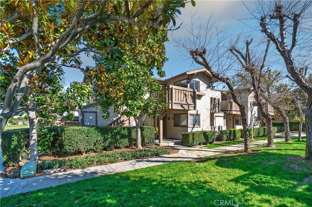 Upper level condo on corner lot on small greenbelt - 37 Rockwood 24, Irvine CA 92614 - photo 1