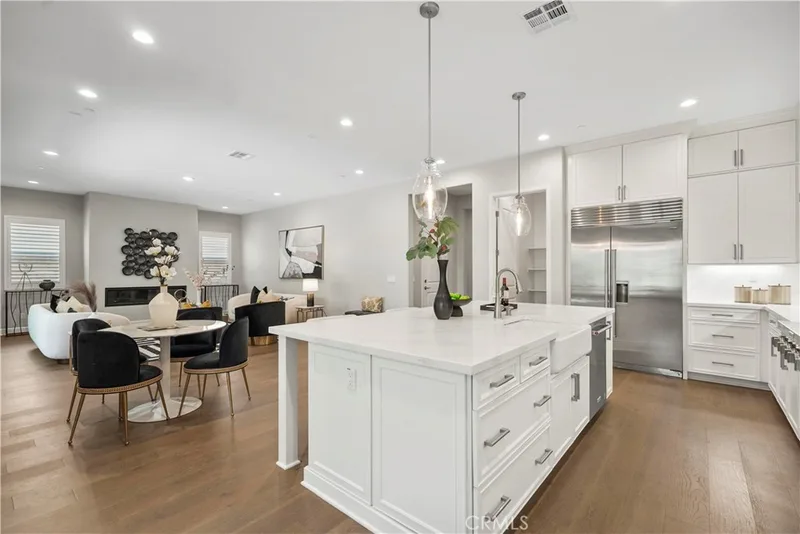370 Sawbuck, Irvine, CA 92618